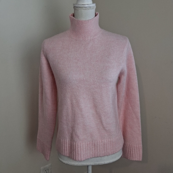 Tuckernuck Hyacinth House Pink Long Sleeve Cameron Turtleneck Sweater Size Small - Picture 5 of 9